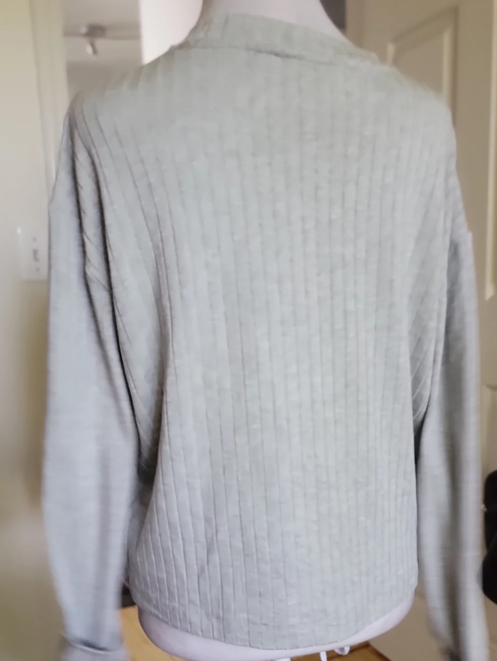 Vineyard Vines Light Gray Ribbed Women's Sweater - Soft Crew Neck